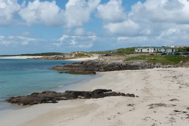 Ort, Strand und Friedhof