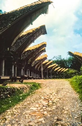 Tongkonan, the impressive houses of the Toraja