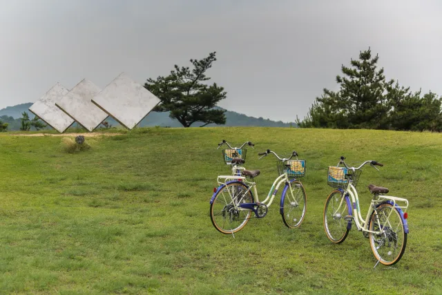 Per Fahrrad zu den Kunstinstallationen der Insel