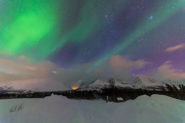 Polarlichter in den Lyngenfjorder Alpen am 70sten Breitengrad