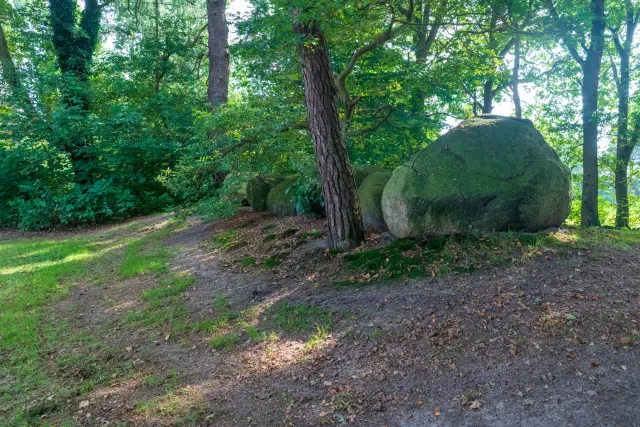 Large cairn at the Hünensteine near Werlte